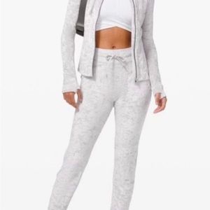 Lululemon ready to crush velvet jogger pants chrome silver high waist size 10